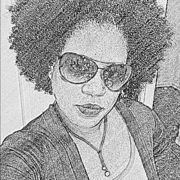 Meet your Posher, Yolanda - Picture 1 of 1